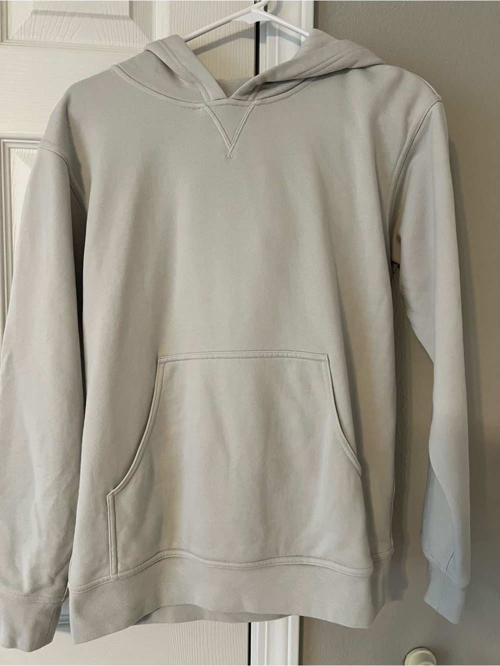 Nwot women’s Lululemon Light beige Pullover Hoodie